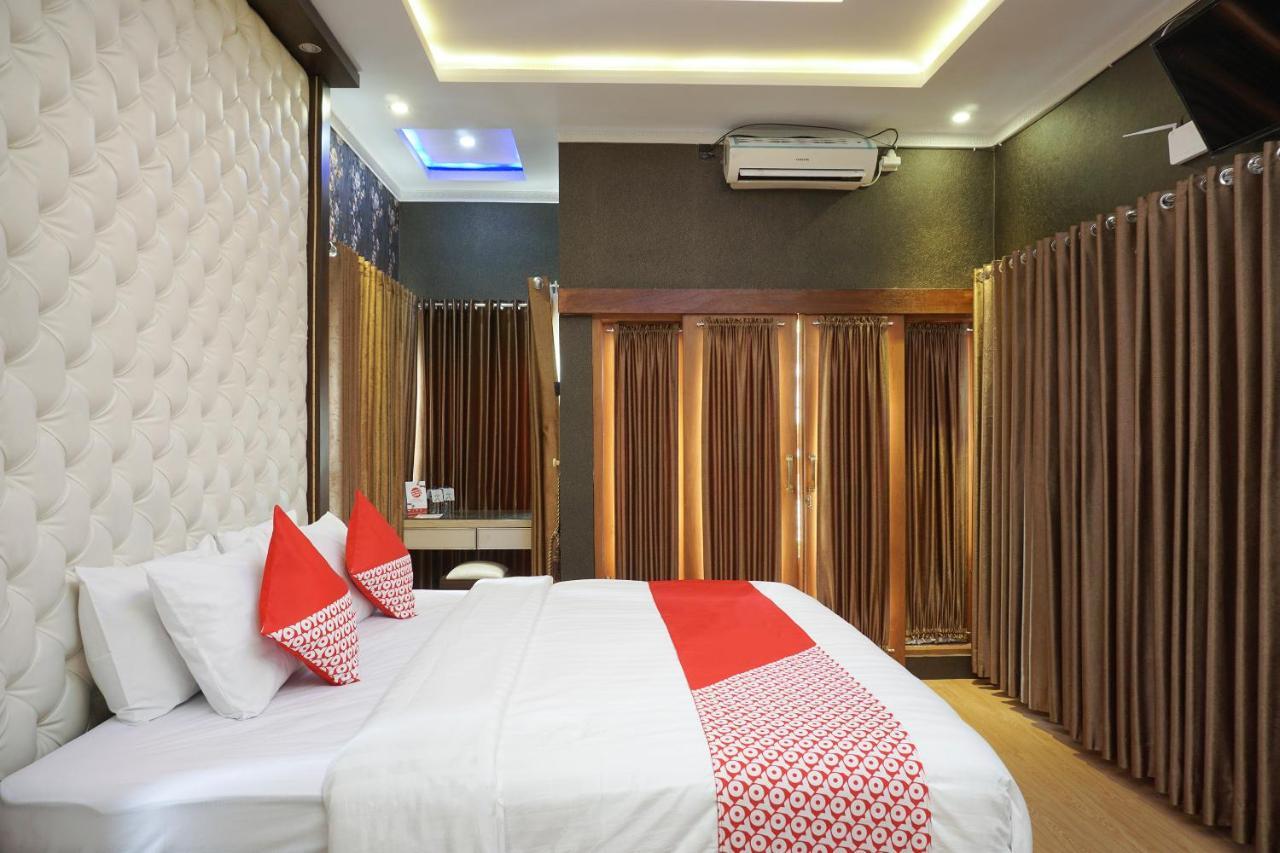 Super Oyo 444 Rafitha Homestay Baturetno Kültér fotó