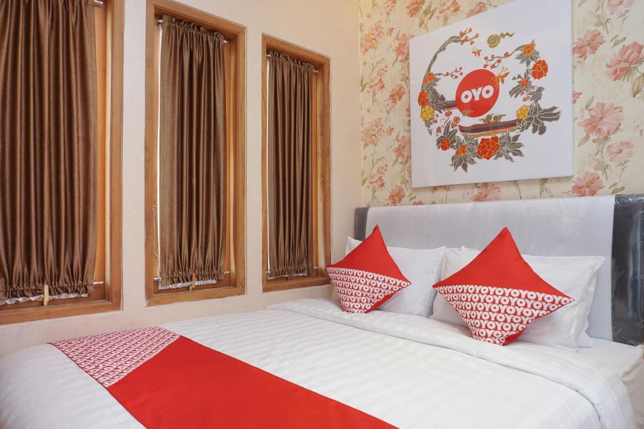 Super Oyo 444 Rafitha Homestay Baturetno Kültér fotó
