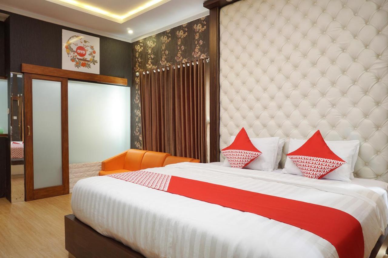 Super Oyo 444 Rafitha Homestay Baturetno Kültér fotó