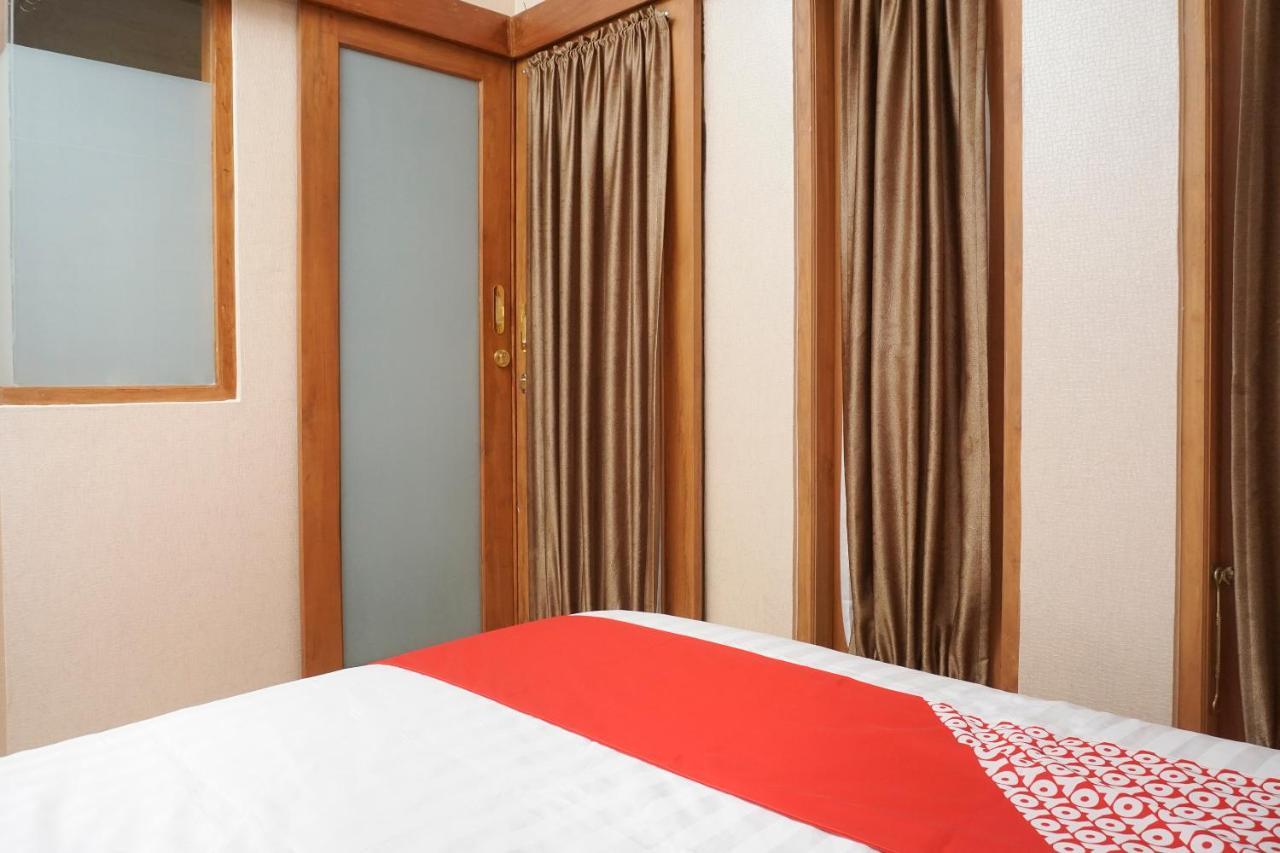 Super Oyo 444 Rafitha Homestay Baturetno Kültér fotó
