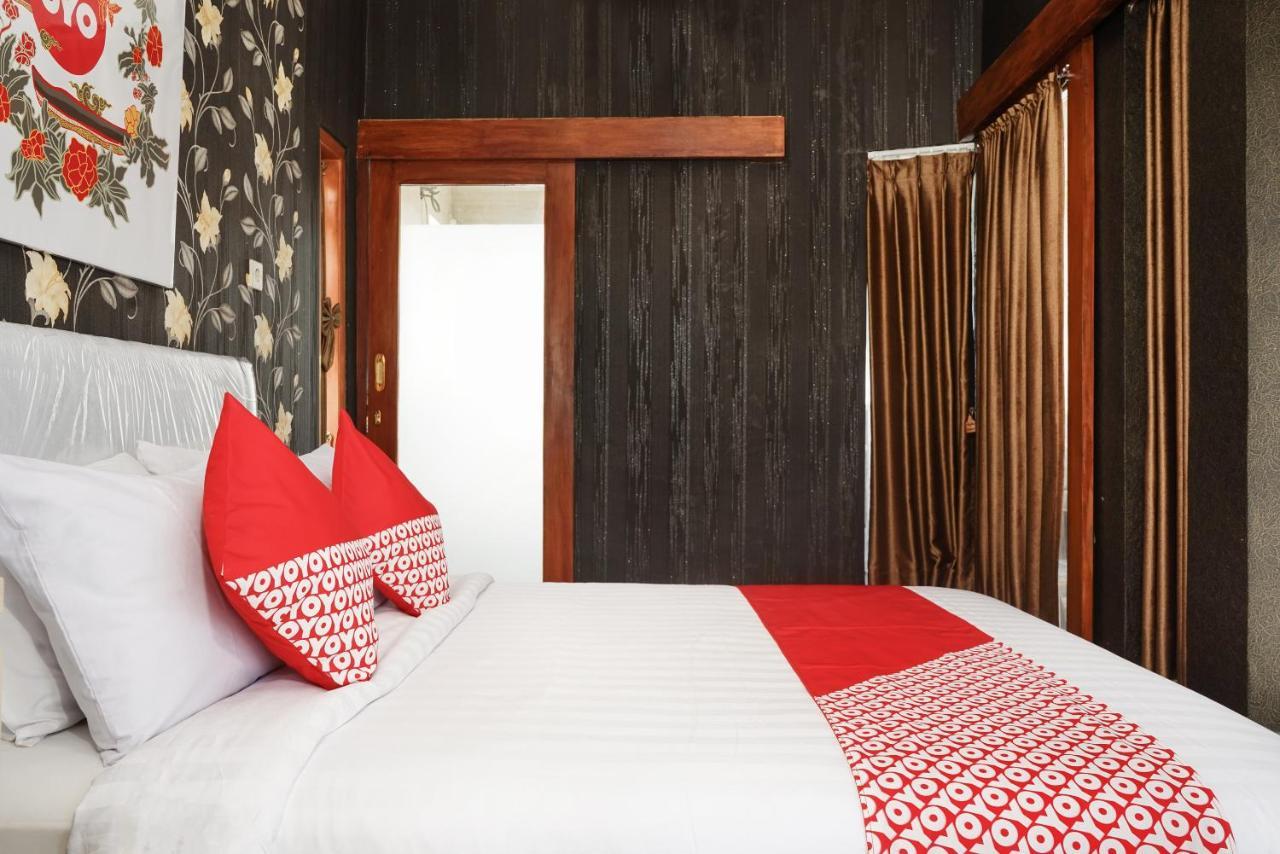 Super Oyo 444 Rafitha Homestay Baturetno Kültér fotó